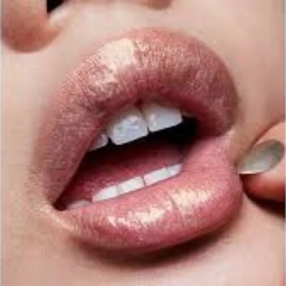 MAC VERY GO LIGHTLY lip gloss mini Lipglass new Rare Limited Edition